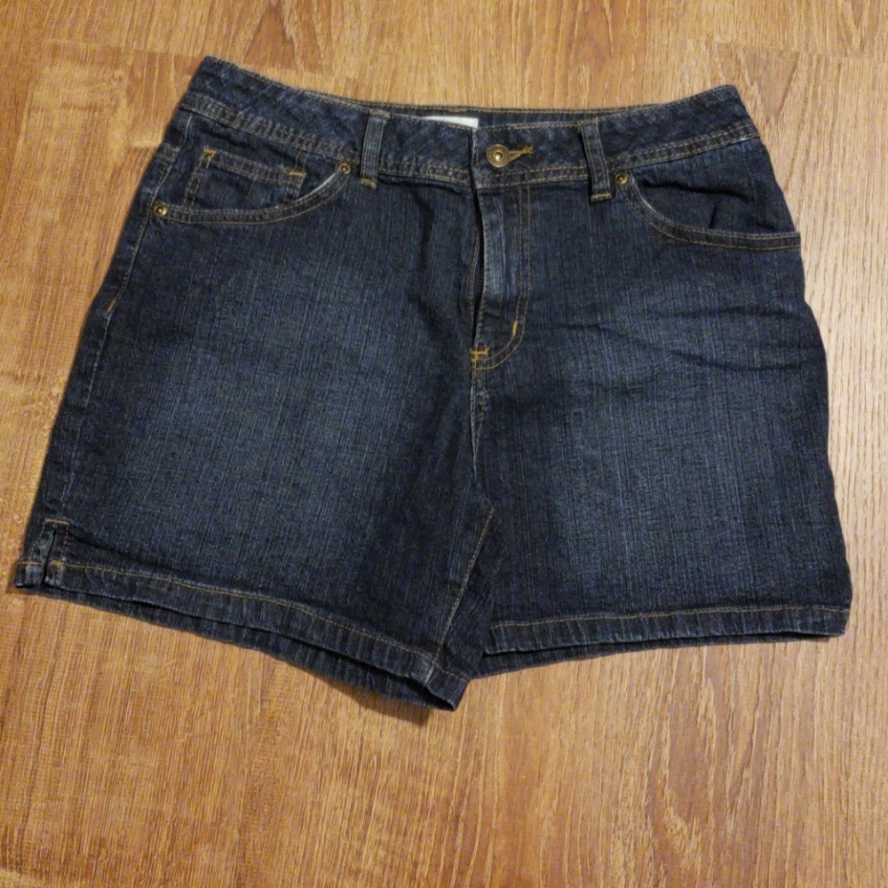 St. John's Bay Stretch Jean Shorts Size 8